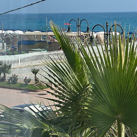 Appartamento Aria Del Mare Ventimiglia Luaran gambar