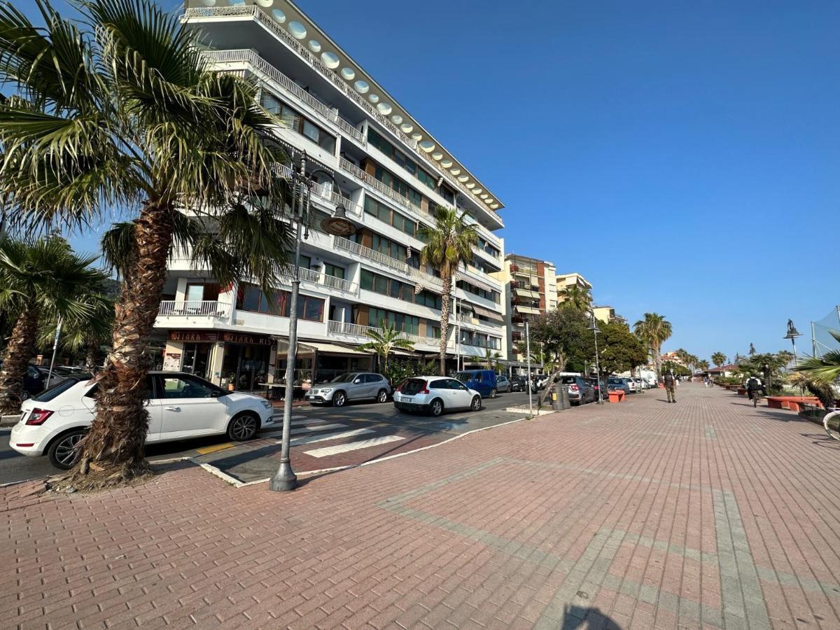 Appartamento Aria Del Mare Ventimiglia Luaran gambar