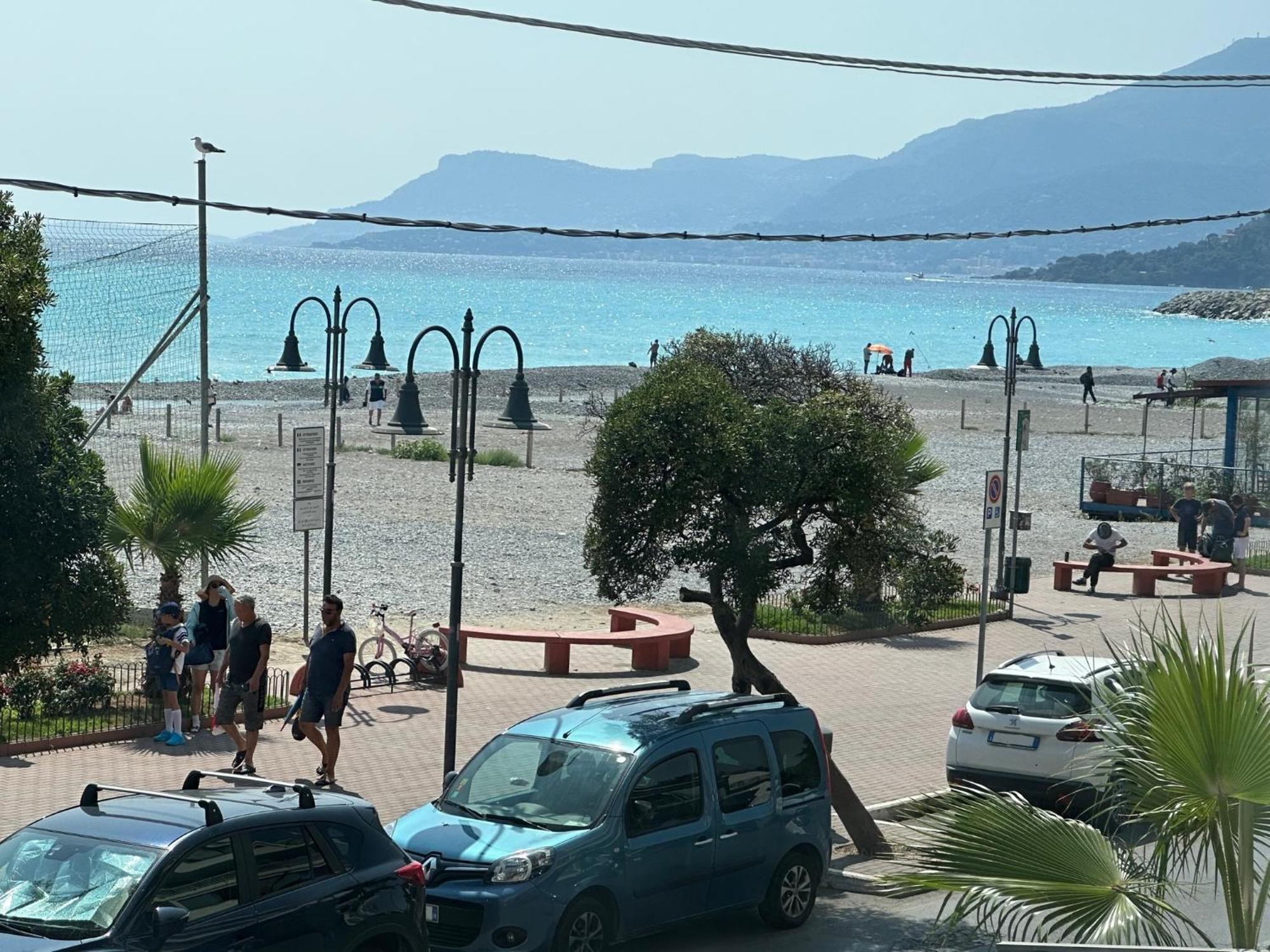 Appartamento Aria Del Mare Ventimiglia Luaran gambar